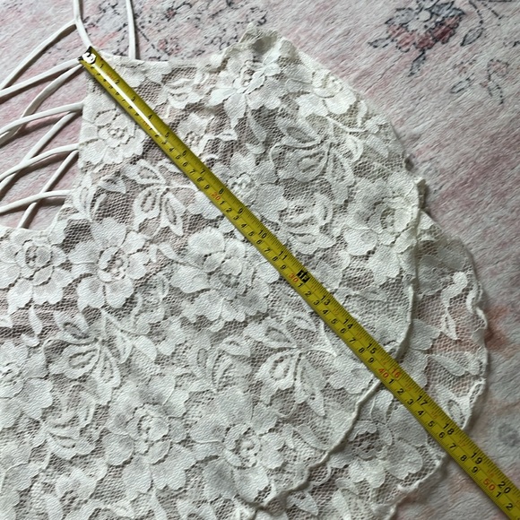 Express NWOT lace cami in cream size large - Picture 13 of 13